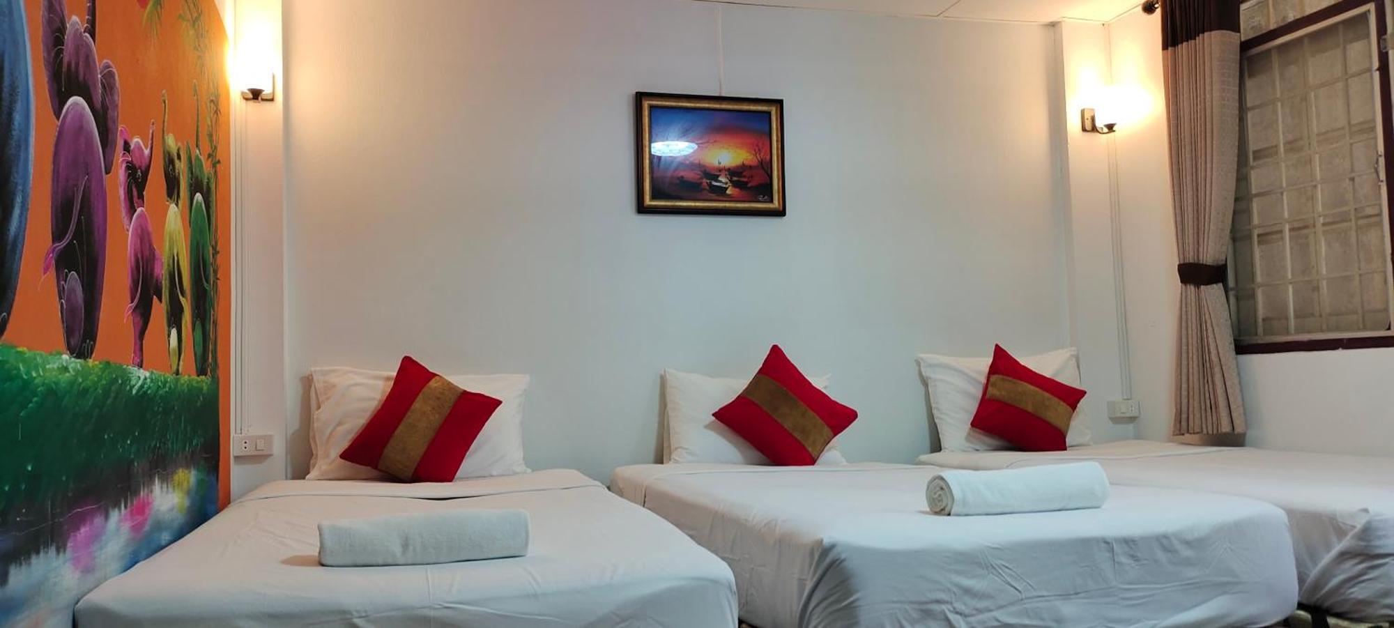 Born Guest House Chiang Mai Bagian luar foto