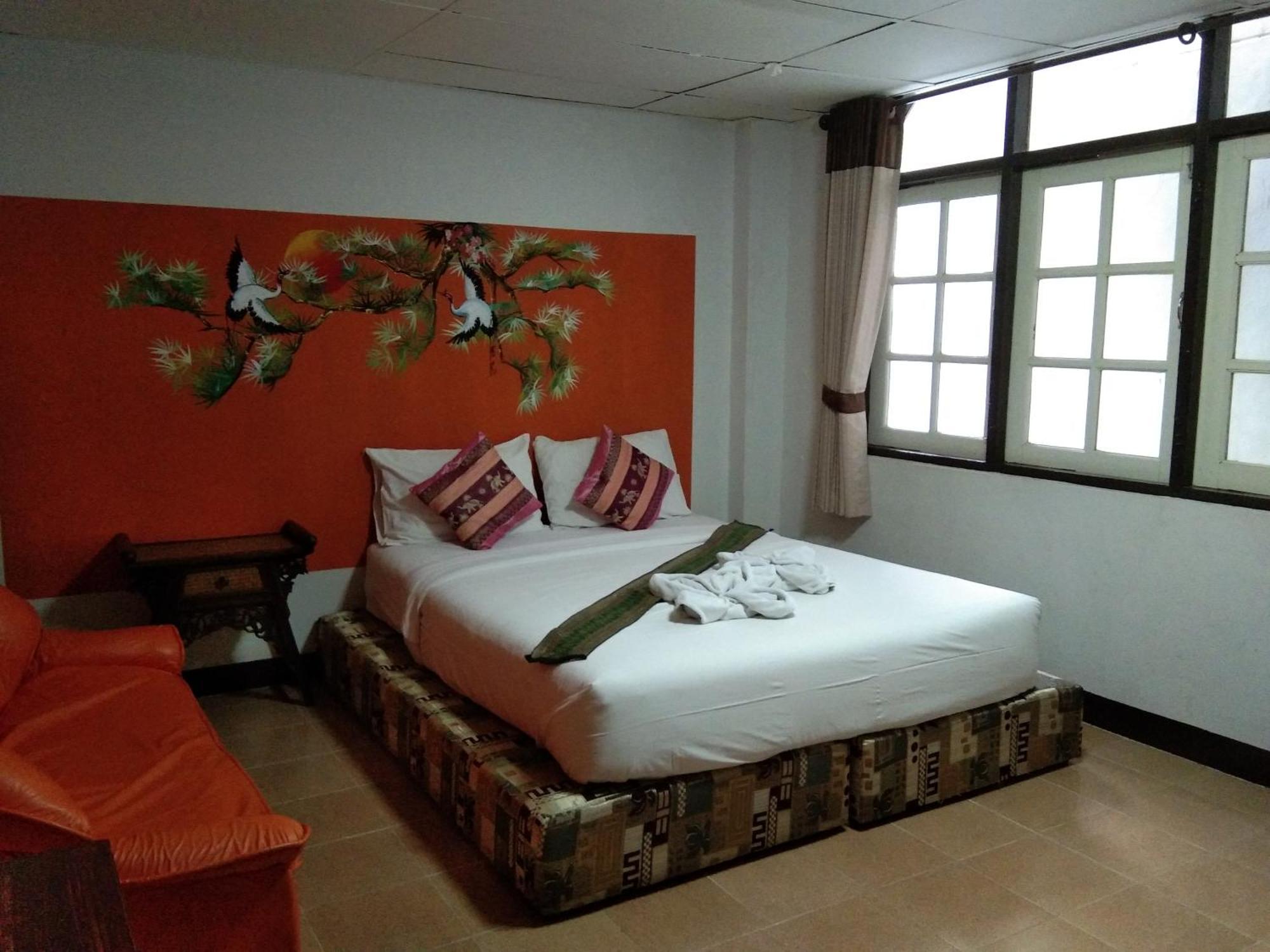 Born Guest House Chiang Mai Bagian luar foto