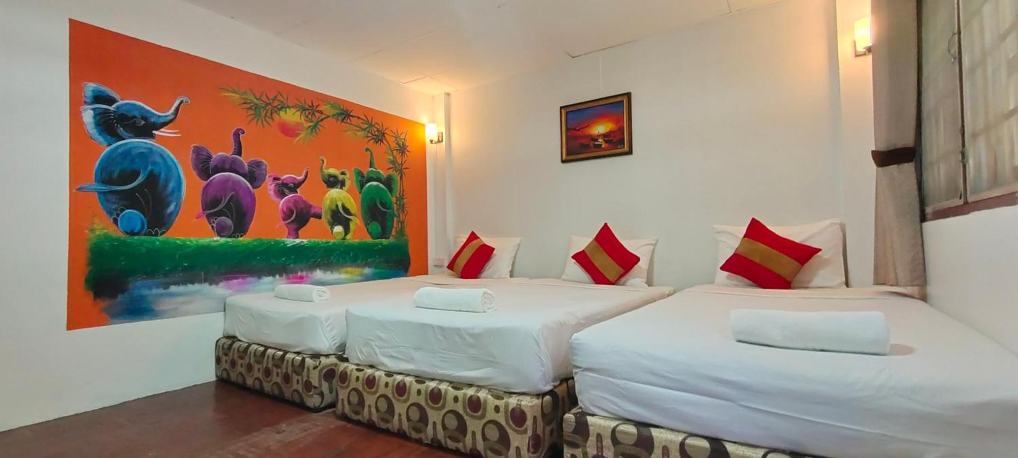 Born Guest House Chiang Mai Bagian luar foto